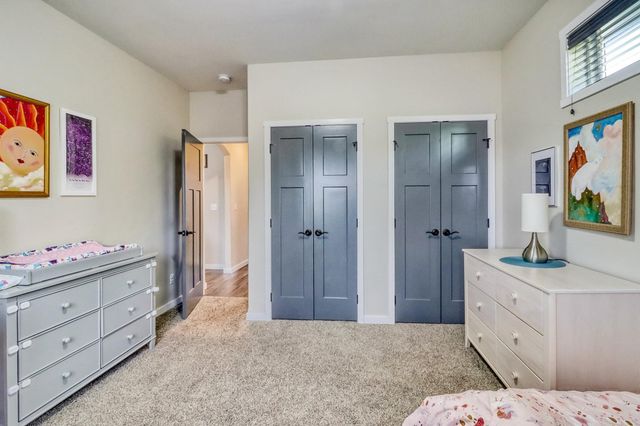 2607 Mcleod Drive E, West Fargo, ND 58078