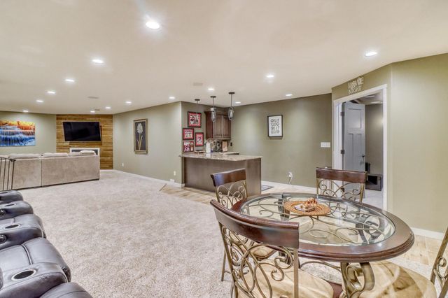 2607 Mcleod Drive E, West Fargo, ND 58078