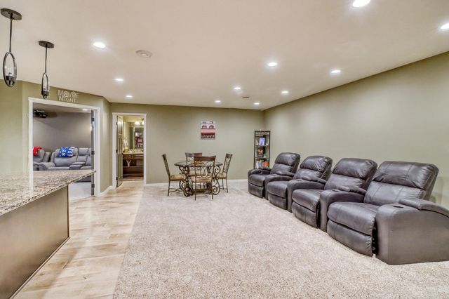 2607 Mcleod Drive E, West Fargo, ND 58078