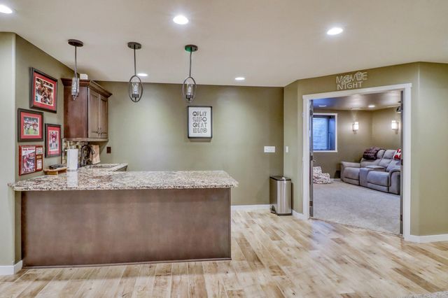 2607 Mcleod Drive E, West Fargo, ND 58078