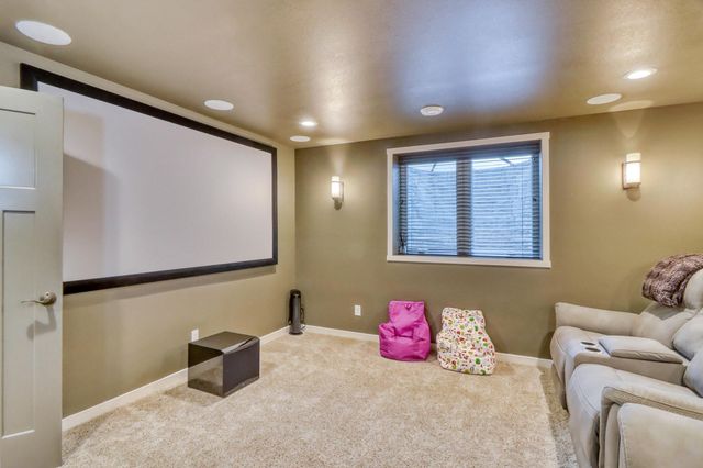 2607 Mcleod Drive E, West Fargo, ND 58078