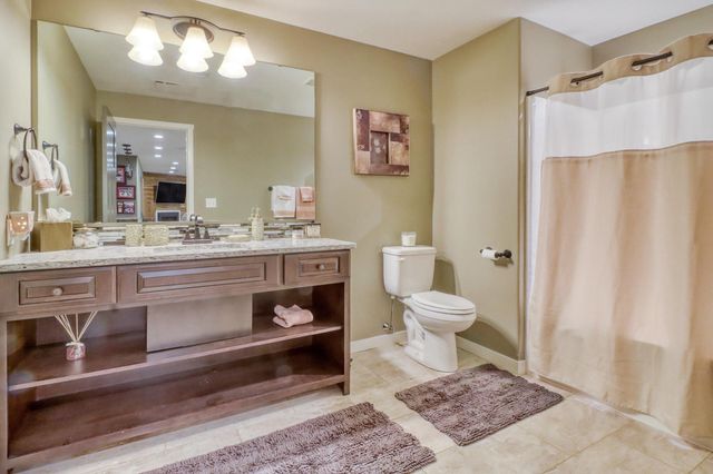 2607 Mcleod Drive E, West Fargo, ND 58078