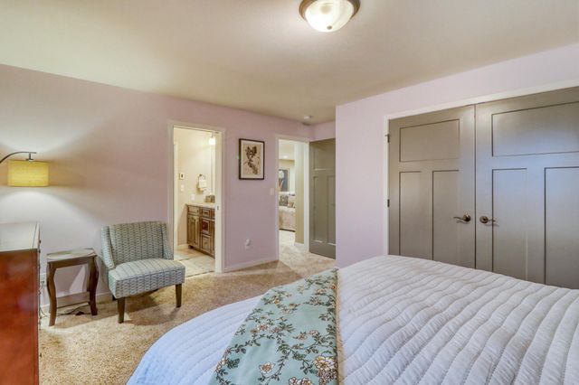 2607 Mcleod Drive E, West Fargo, ND 58078