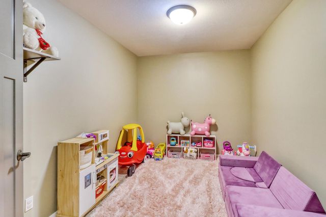 2607 Mcleod Drive E, West Fargo, ND 58078