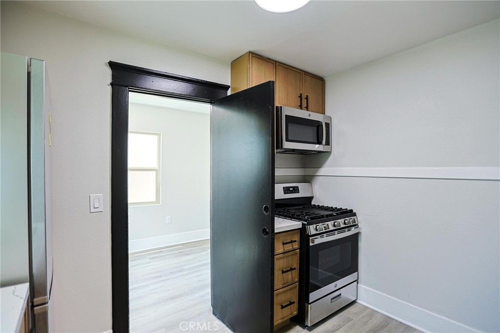 Image 9 of property listing at 401 S Garnsey Street, Santa Ana, CA 92701