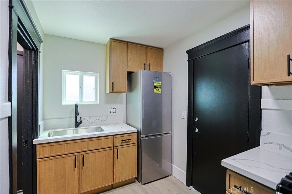Image 10 of property listing at 401 S Garnsey Street, Santa Ana, CA 92701