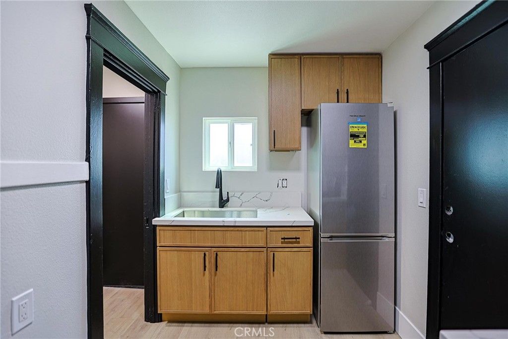 Image 11 of property listing at 401 S Garnsey Street, Santa Ana, CA 92701