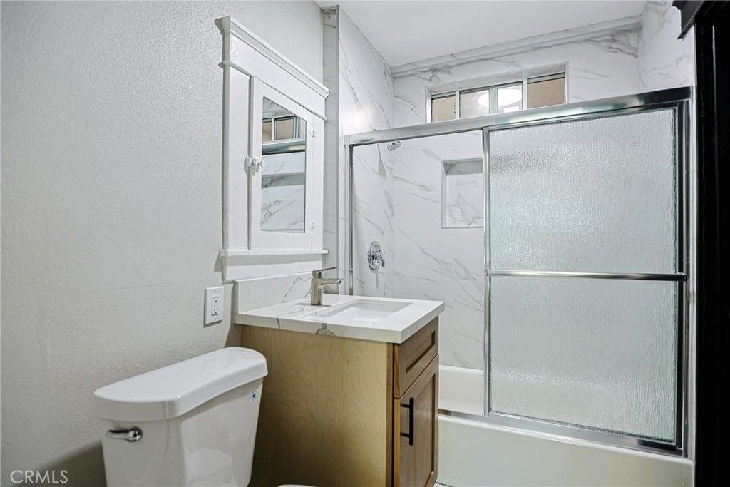 Image 15 of property listing at 401 S Garnsey Street, Santa Ana, CA 92701