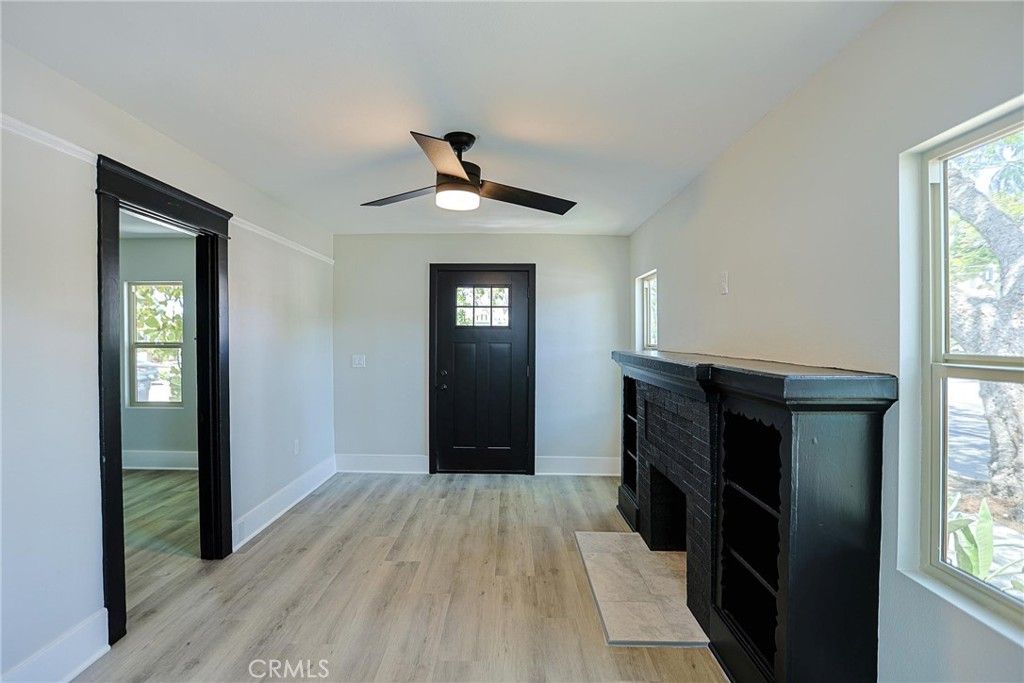 Image 18 of property listing at 401 S Garnsey Street, Santa Ana, CA 92701