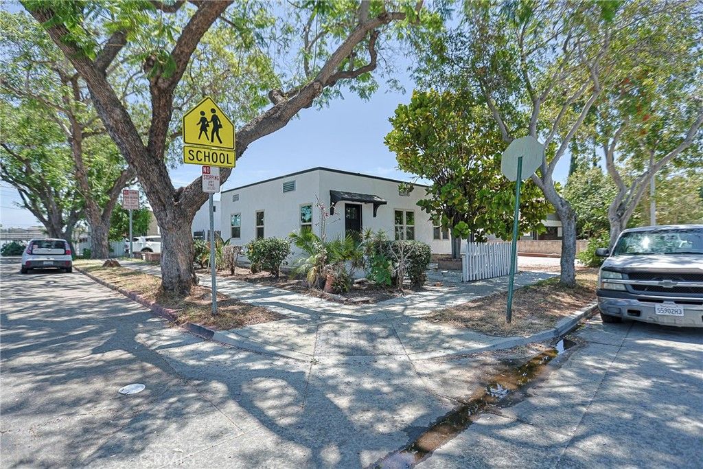 Image 1 of property listing at 401 S Garnsey Street, Santa Ana, CA 92701
