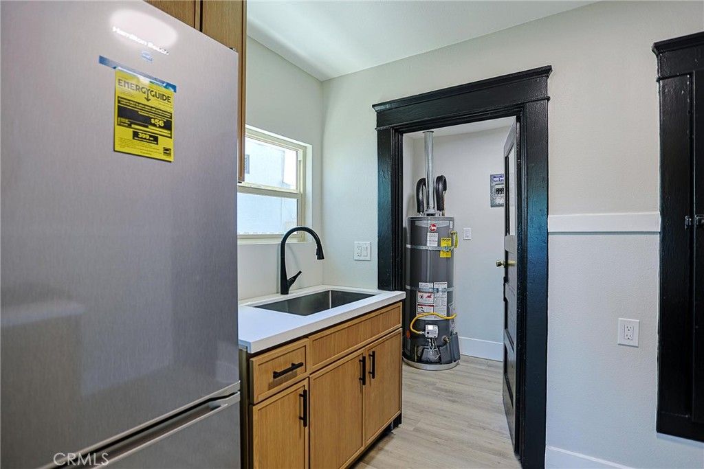 Image 21 of property listing at 401 S Garnsey Street, Santa Ana, CA 92701
