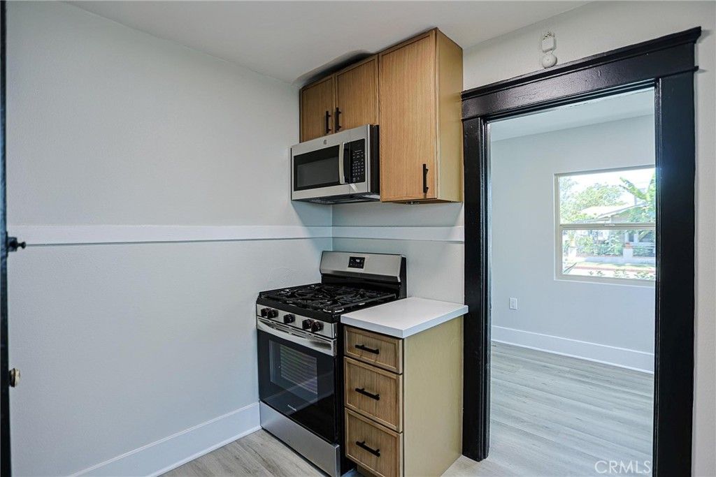 Image 22 of property listing at 401 S Garnsey Street, Santa Ana, CA 92701