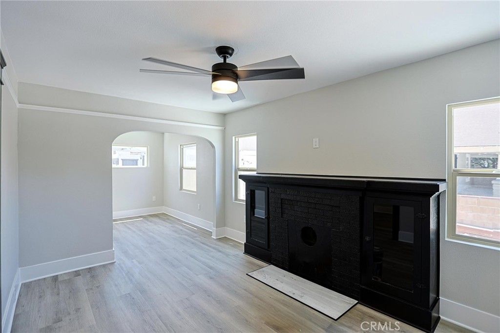 Image 2 of property listing at 401 S Garnsey Street, Santa Ana, CA 92701