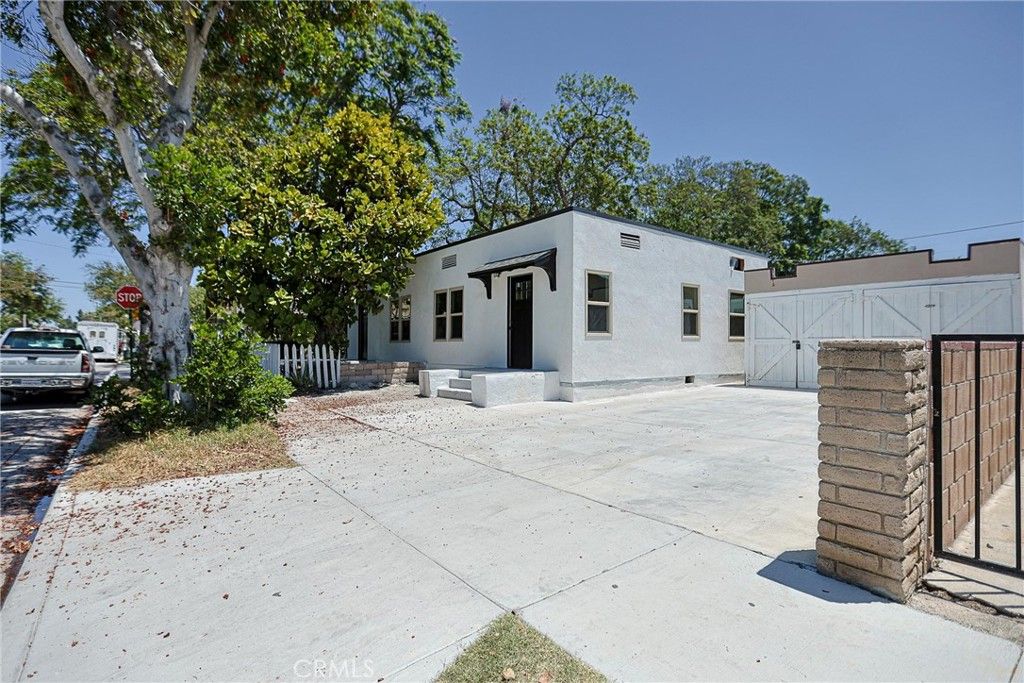 Image 33 of property listing at 401 S Garnsey Street, Santa Ana, CA 92701