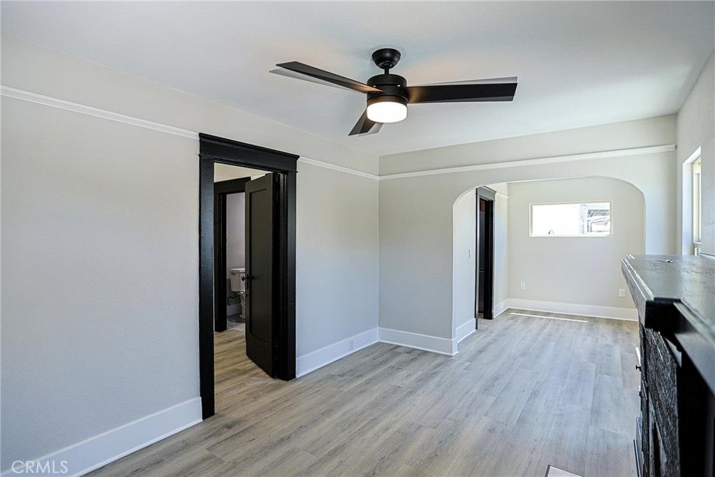 Image 3 of property listing at 401 S Garnsey Street, Santa Ana, CA 92701