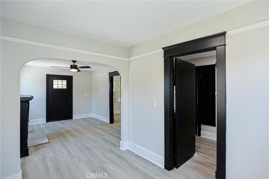 Image 7 of property listing at 401 S Garnsey Street, Santa Ana, CA 92701