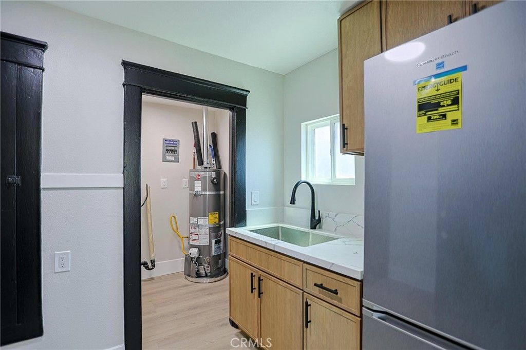 Image 8 of property listing at 401 S Garnsey Street, Santa Ana, CA 92701