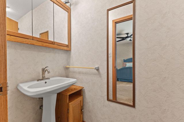 3810 Bassett Creek Drive, Golden Valley, MN 55422