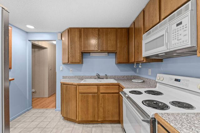 3810 Bassett Creek Drive, Golden Valley, MN 55422