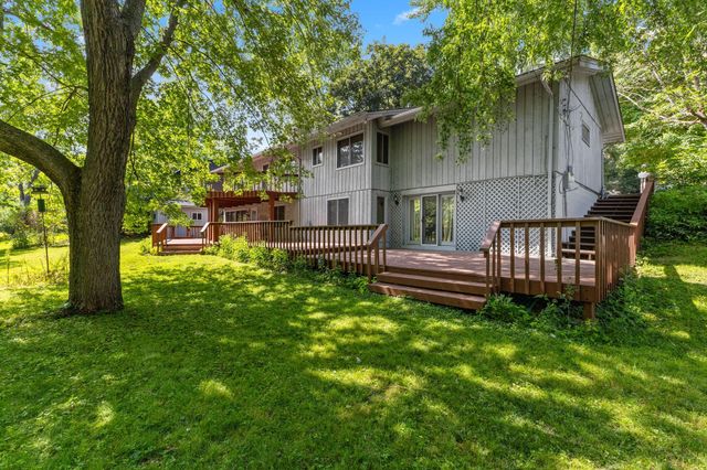 3810 Bassett Creek Drive, Golden Valley, MN 55422