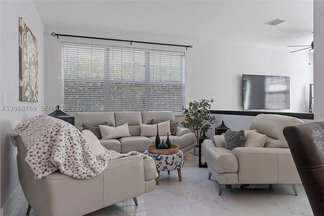 3850 NW 90th Way, Sunrise, FL 33351
