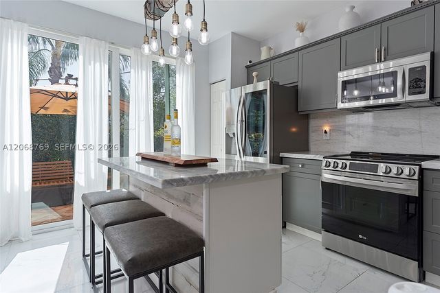 3850 NW 90th Way, Sunrise, FL 33351
