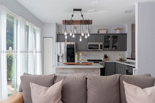 3850 NW 90th Way, Sunrise, FL 33351