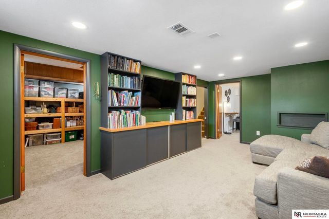 5945 Francis Street, Lincoln, NE 68505