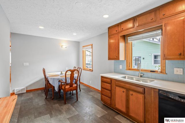 5945 Francis Street, Lincoln, NE 68505