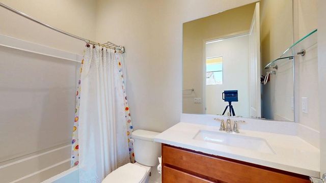 25 Pinot Noir, Rancho Mirage, CA 92270