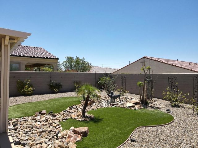 25 Pinot Noir, Rancho Mirage, CA 92270