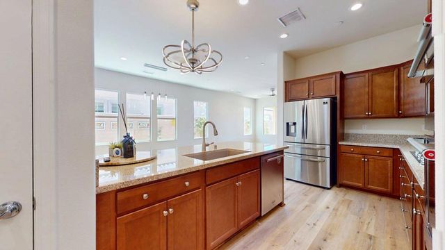 25 Pinot Noir, Rancho Mirage, CA 92270