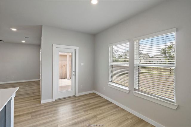 947 Lady Bird Lane, College Station, TX 77845