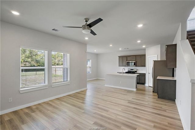 947 Lady Bird Lane, College Station, TX 77845