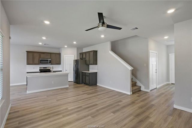 947 Lady Bird Lane, College Station, TX 77845