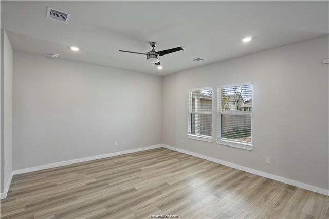 947 Lady Bird Lane, College Station, TX 77845