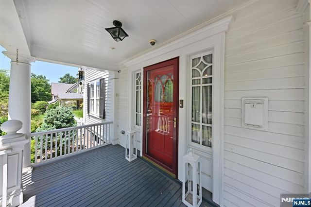 145 Park Avenue, Leonia, NJ 07605