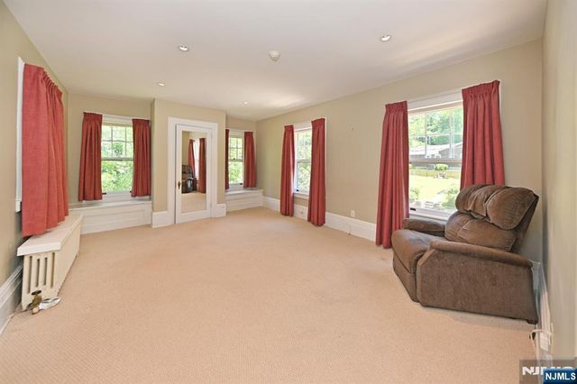 145 Park Avenue, Leonia, NJ 07605