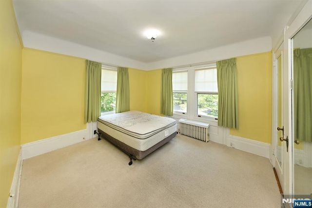 145 Park Avenue, Leonia, NJ 07605