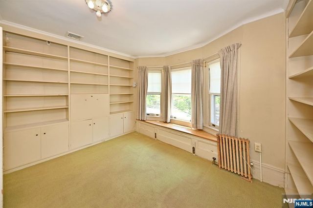 145 Park Avenue, Leonia, NJ 07605