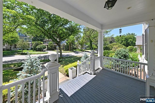145 Park Avenue, Leonia, NJ 07605