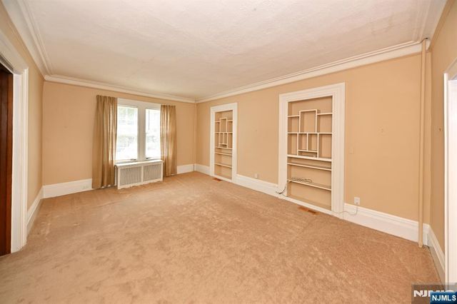 145 Park Avenue, Leonia, NJ 07605