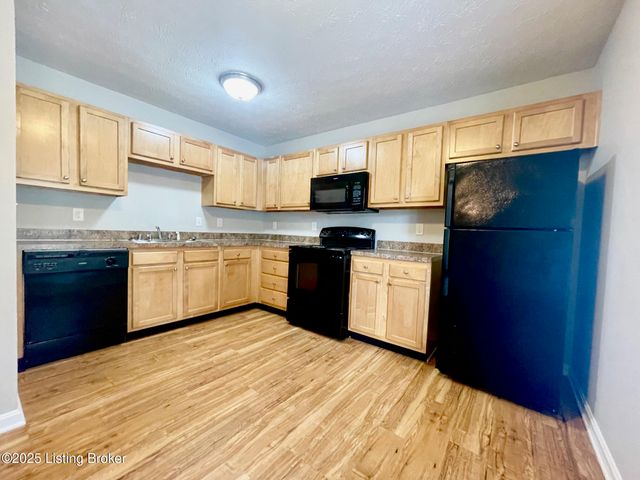 6701 Crawford Crossing Pl 102, Louisville, KY 40258