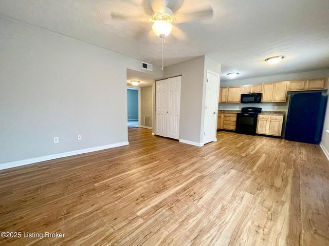 6701 Crawford Crossing Pl 102, Louisville, KY 40258