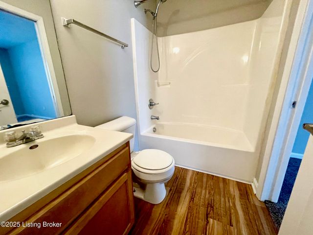 6701 Crawford Crossing Pl 102, Louisville, KY 40258