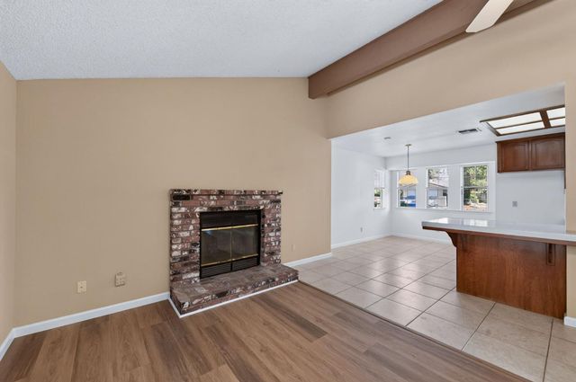 6361 N Barcus Avenue, Fresno, CA 93722