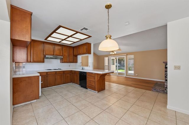 6361 N Barcus Avenue, Fresno, CA 93722