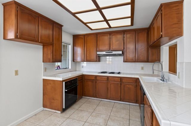 6361 N Barcus Avenue, Fresno, CA 93722