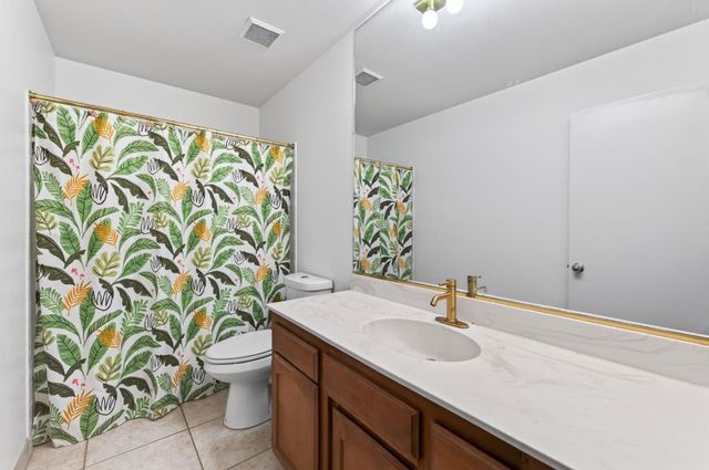6361 N Barcus Avenue, Fresno, CA 93722