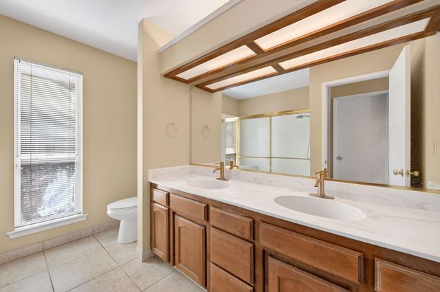 6361 N Barcus Avenue, Fresno, CA 93722